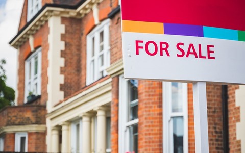 House prices stagnate as mortgage rates increase