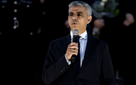Sadiq Khan cuts short Brexit-themed visit to Europe after Westminster terror attack