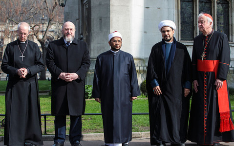 Przedstawiciele trzech religii uczcili ofiary zamachu w Londynie