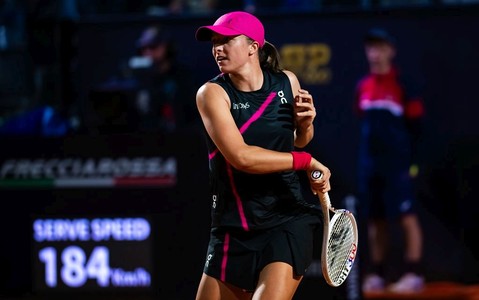 Turniej WTA w Rzymie: Świątek awansowała do trzeciej rundy