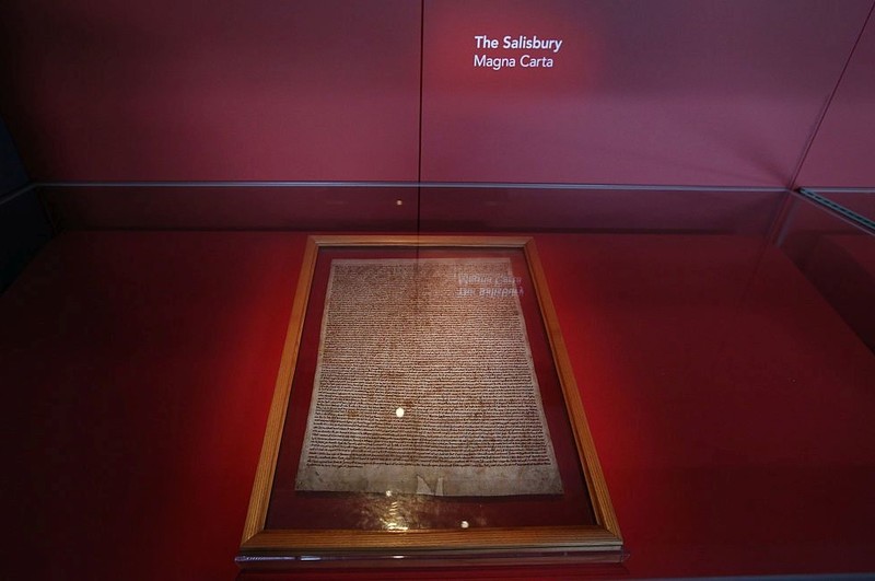 Londyn: 80-letnie aktywistki klimatyczne zaatakowały gablotę z Magna Carta