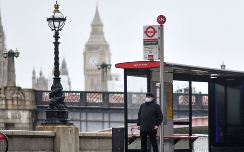 Londyn: Kontrowersje wokół "pływających" przystanków autobusowych