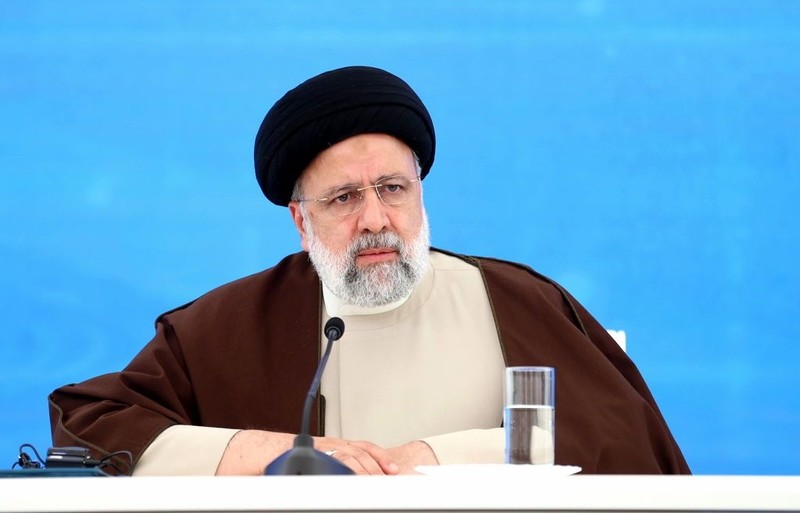 President of Iran and Minister of Foreign Affairs died in helicopter crash