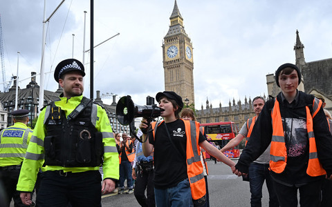 Raport: W UK za mało uwagi poświęca się przemocy ze strony skrajnej lewicy