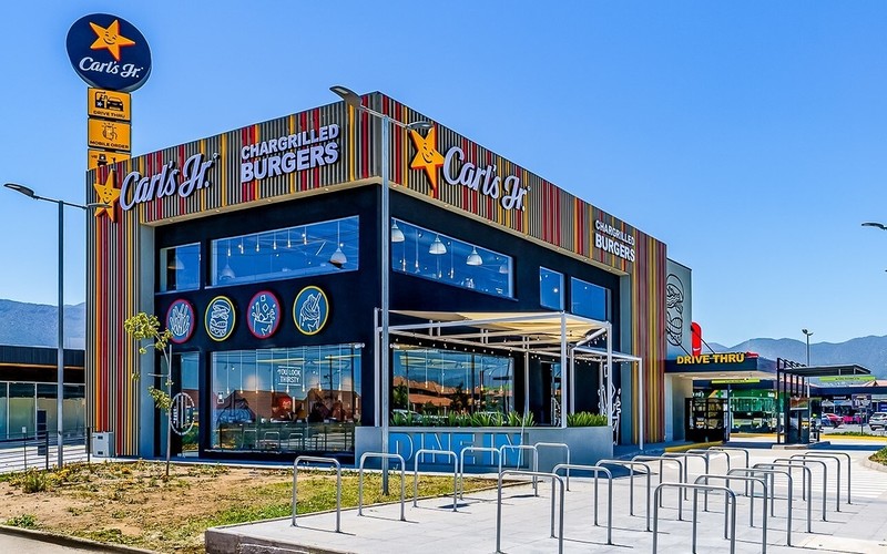 Sieć restauracji Carl's Jr. rozszerza działalność na Wielką Brytanię i Irlandię