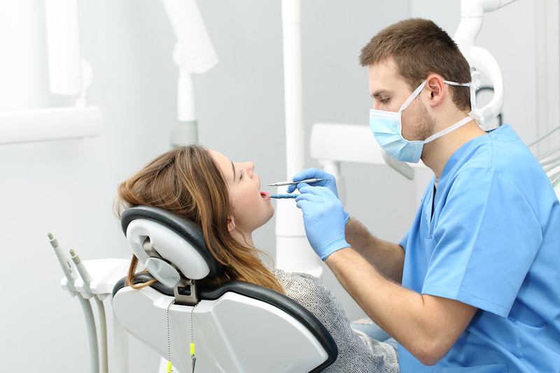 Młodzi dentyści w Anglii mogą być zmuszani do pracy w placówkach NHS 