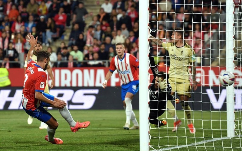 Girona rozgromiła Granadę, hat-trick Dowbyka