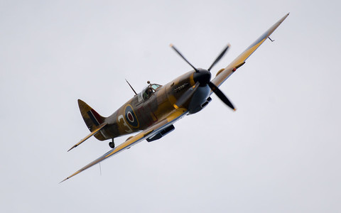 Anglia: Rozbił się zabytkowy samolot Spitfire, zginął pilot