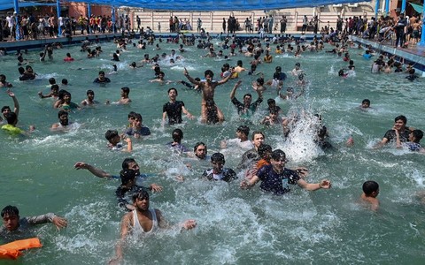Pakistan temperatures cross 52 C in heatwave