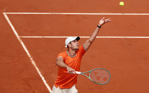 French Open: Hurkacz advances to third round in rain-interrupted match