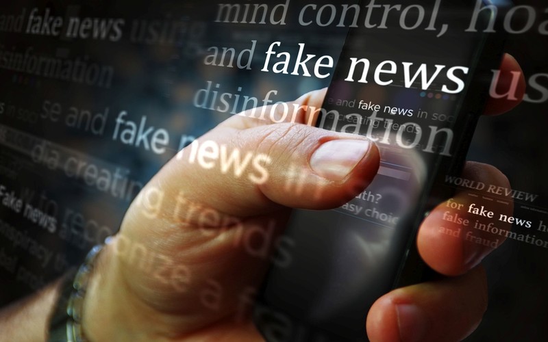 Politico: Rosja szerzy dezinformację na FB. Na jej propagandę szczególnie narażone Polska i Włochy