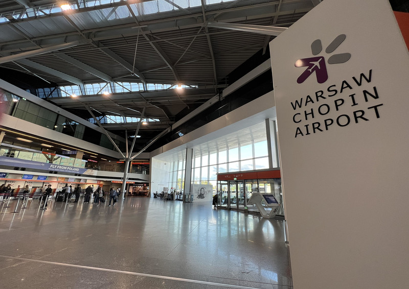 Polskie lotniska obsługują coraz więcej osób. Najwięcej podróżnych lata z Lotniska Chopina