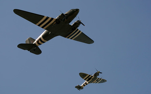 Anglia: Po wypadku myśliwca Spitfire zabytkowe samoloty wycofane z obchodów rocznicy D-Day