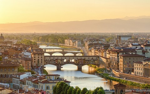 Kampania władz Florencji: Turysto, ciesz się z pobytu i szanuj miasto