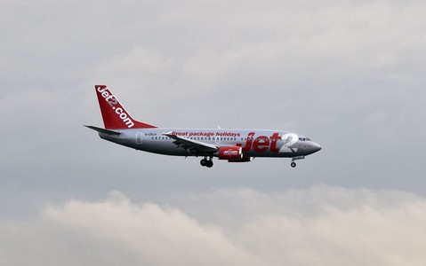 Mężczyzna aresztowany w Bristolu za "przestępstwo na tle seksualnym" na pokładzie samolotu Jet2