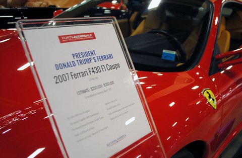 Ferrari Trumpa zlicytowane. Kolekcjoner zapłacił prawie 300 tys. dolarów
