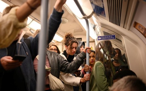 Ostrzeżenie dla pasażerów metra w Londynie w związku z wykryciem obecności bakterii kałowych