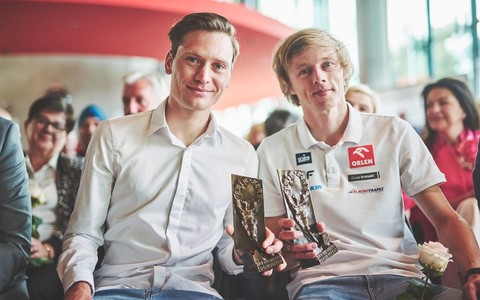 Ski jumpers Dawid Kubacki and Slovenian Anze Lanisek with the PKOl Fair Play Award