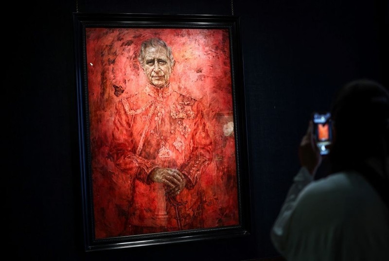 Animal-rights protesters attack portrait of King