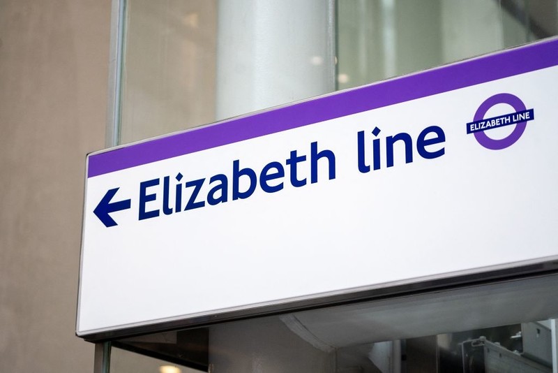 Pasażerowie doznają urazów przy wsiadaniu do pociągów Elizabeth Line na stacji Ealing Broadway