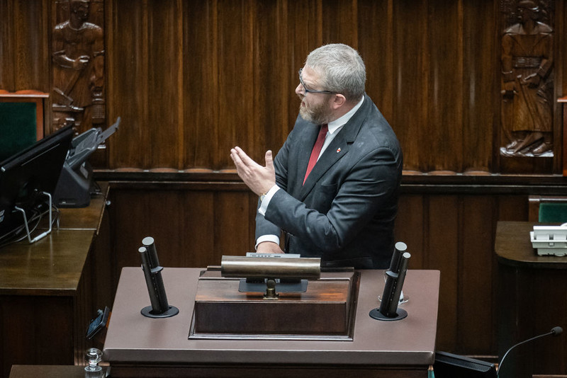 Politico: Braun i Obajtek wśród najbardziej "szalonych" europosłów