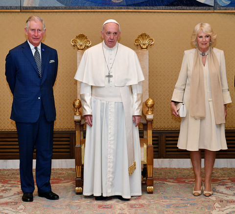 Papież przyjął na audiencji księcia Karola i księżną Kamilę