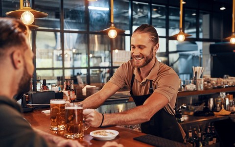 UK: Każdego miesiąca zamyka się 80 pubów. Właściciele nie wytrzymują presji finansowej