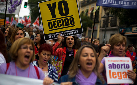 Spain legalises abortion for teens without parental consent