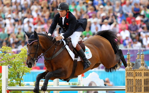 Nick Skelton: Rio Olympics gold medallist show jumper retires