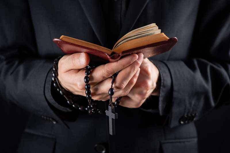 England: Polish priest Piotr G. charged with 10 child sex offences