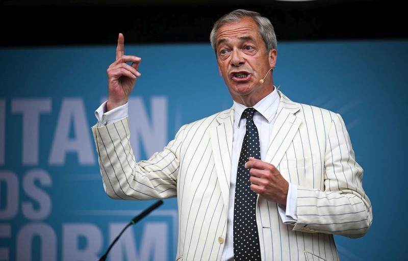 Decline in support for Reform UK after Farage's words about provoking Russia