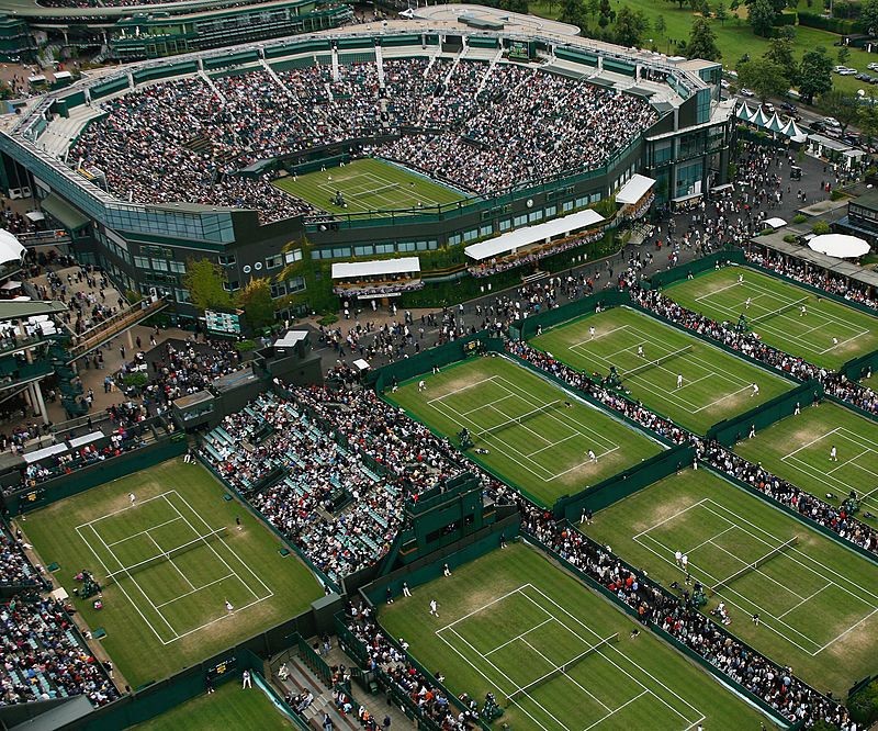 Wimbledon: Ban on carrying Russian and Belarusian flags