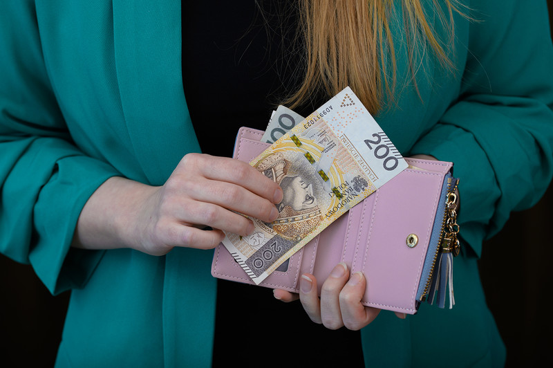 In Poland, as of 1 July, the minimum wage and the minimum hourly rate are increasing