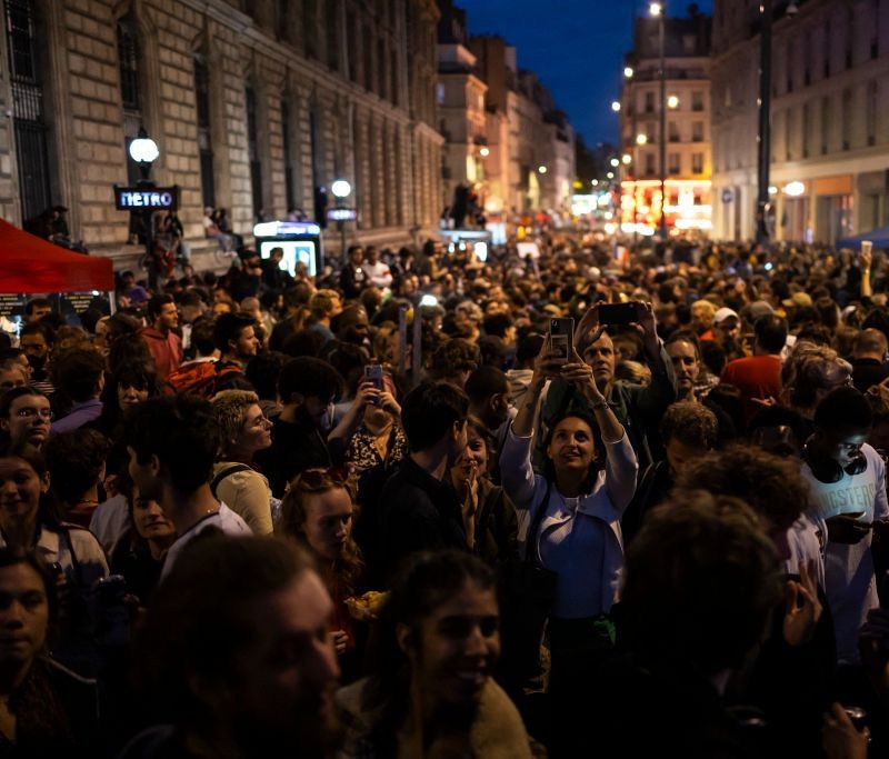 Francja: Lewica niespodziewanie wygrywa wybory, ale nie ma większości bezwzględnej