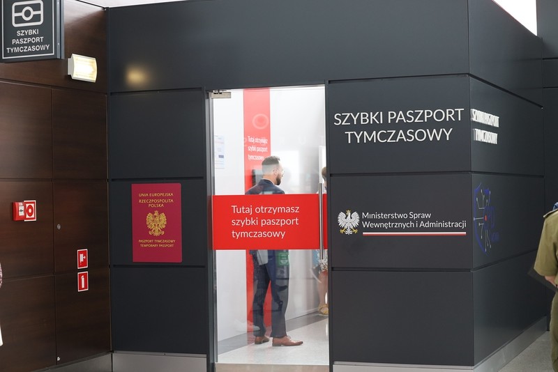 Port lotniczy w Gdańsku umożliwia wyrobienie tymczasowego paszportu