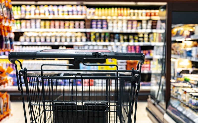 Podwyżki cen w Polsce przyspieszają. Apogeum inflacyjne w 2025 roku