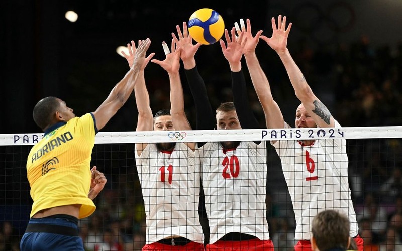 Dzisiaj mecze drużyn siatkarskich i Świątek, szansa medalowa wioślarzy