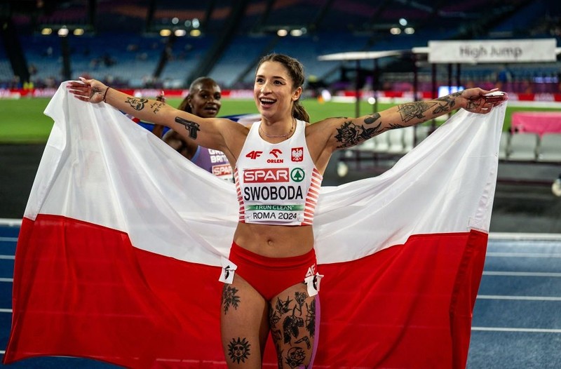 Paryż 2024: Świątek powalczy o brąz, rozkręca się "królowa sportu"