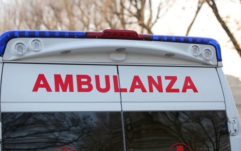 Sicily: They ran out of plaster and bandaged the patient's broken leg with cardboard