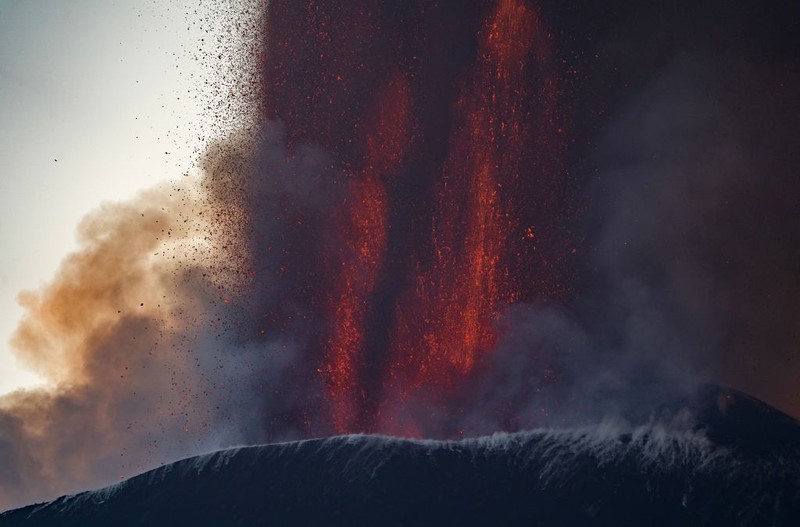 Etna znów się obudziła. Ograniczono pracę lotniska w Katanii