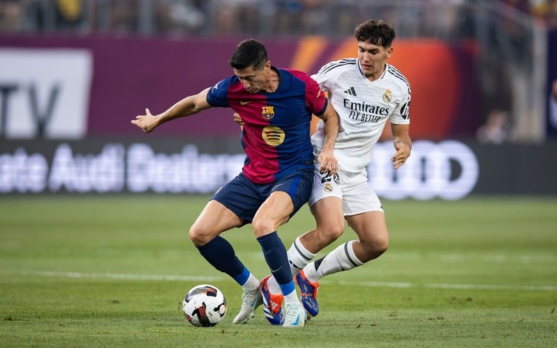 Lewandowski's assist in Barcelona's friendly match against Real