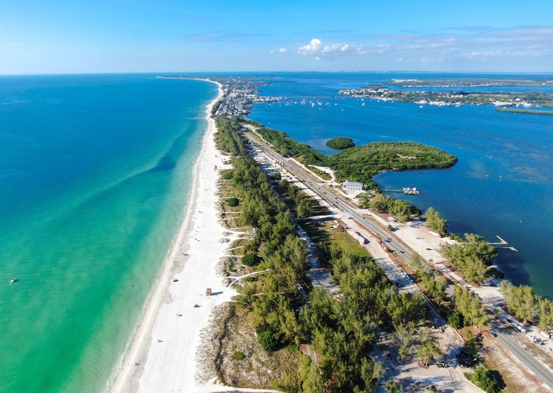 Cocaine worth $1m washes up on Florida beach after storm