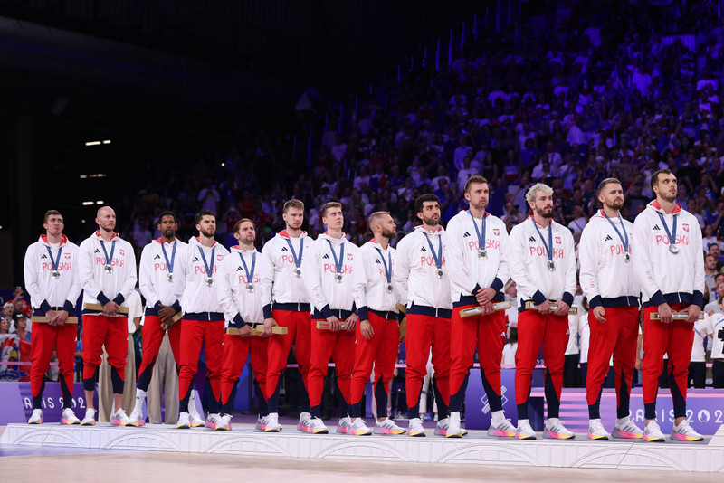 Paryż 2024: Polscy siatkarze przegrali z Francją 0:3 w finale, ale do puli medali dorzucili srebro