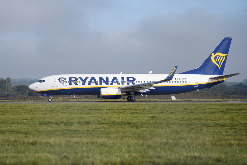 Ryanair: Z lotniska w Modlinie zniknie 11 tras, a na 18 nastąpi redukcja liczby lotów