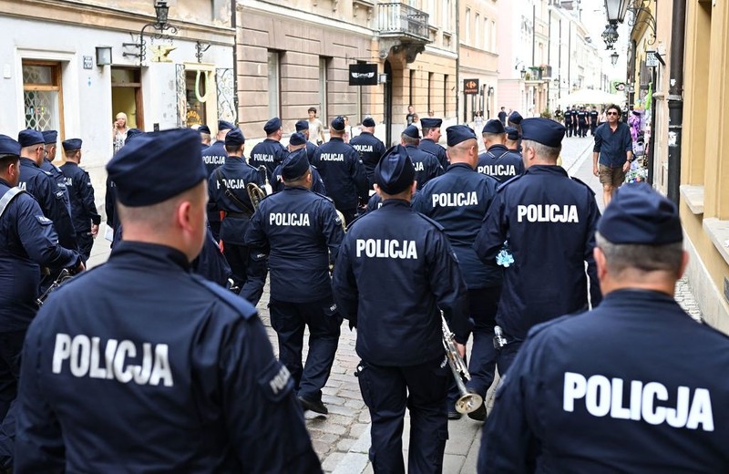 There is a shortage of police officers in Poland. Pay rises have not helped