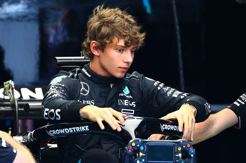 Formuła 1: 18-latek z Włoch zastąpi Hamiltona