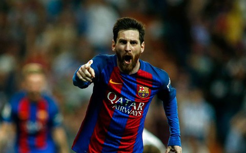 Lionel Messi's late goal lifts Barcelona over Real Madrid 
