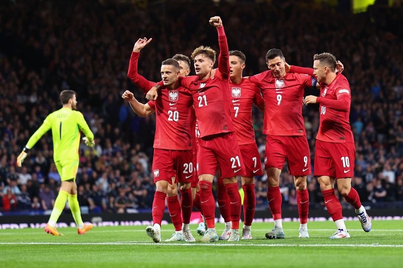 Piłkarska Liga Narodów: Wygrana Polski na początek, 900. bramka Ronaldo