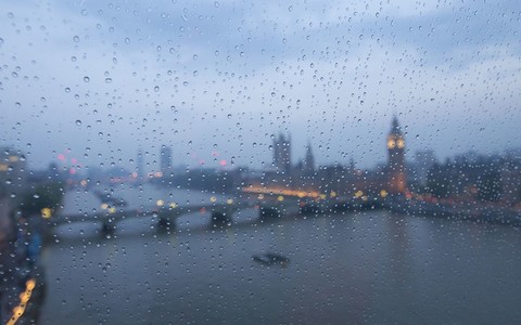 Met Office issues yellow weather warning for London with Thames flooding