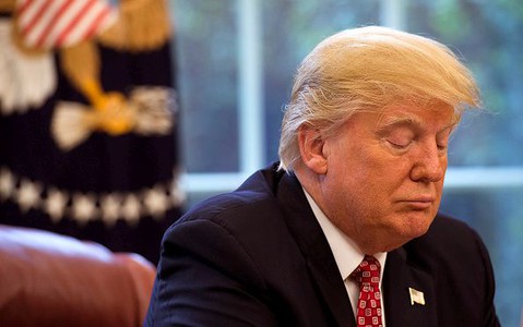 Amerykanie niezadowoleni z pierwszych stu dni prezydenta Trumpa